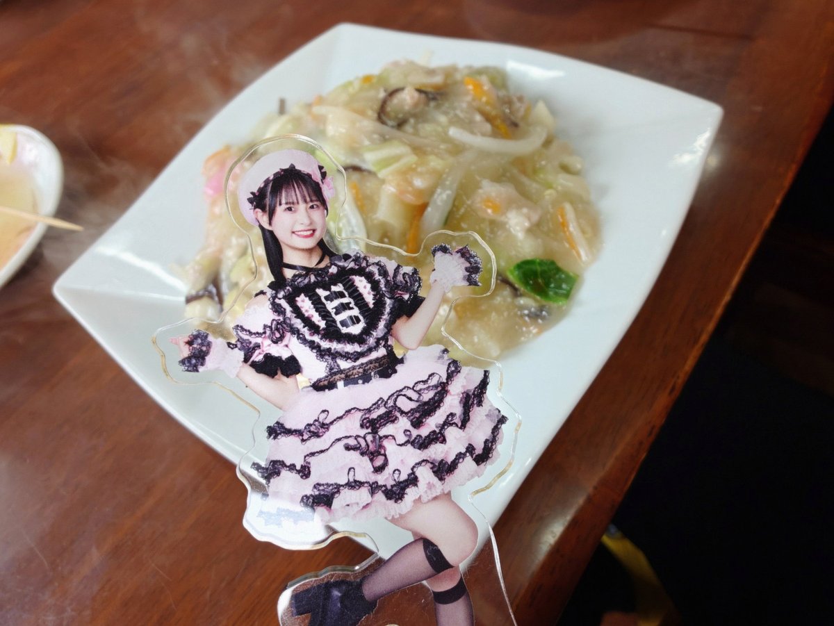 hmo0ode10_'s tweet photo. 何気にこのレース楽しみ👍
マックスvs100 - シルバーストンで30周対決。マックスに追い抜かれたカートは抜けていく。相手は素人ではないと思うけど全く容赦ないドライブしそう🤩 https://t.co/4IqoG8pPBX