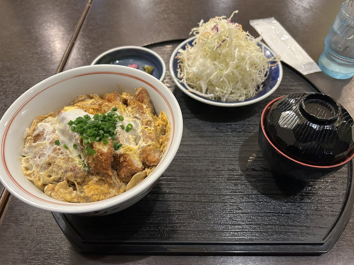 mint517s's tweet photo. うめうめ！昔ながらの懐かしい味で味付けはシンプル肉は噛んだらさっと切れるふわふわで天国でした(*´꒳`*) https://t.co/l83UoWyYrk