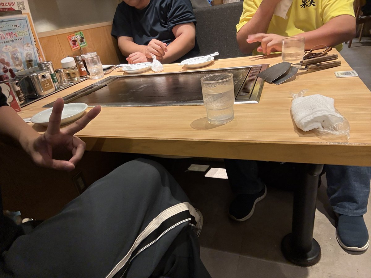 Tuki18yu's tweet photo. 鳴海推しに囲まれて https://t.co/KhYxsVsw2R