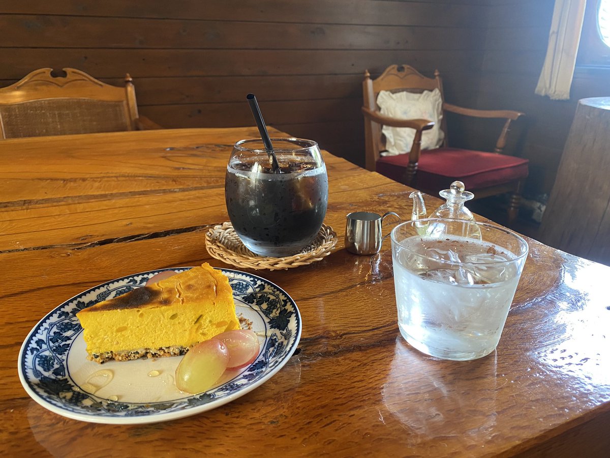 FolivoraSloth's tweet photo. 昨日は三木市の喫茶cottonでかぼちゃのチーズケーキをいただいて
分からないまま近くで獅子舞がやってると連れて行ってもらったら豊来家玉之助さんの凄い伝統芸能を出勤前に観れてラッキーでした https://t.co/geSRvxXlZb
