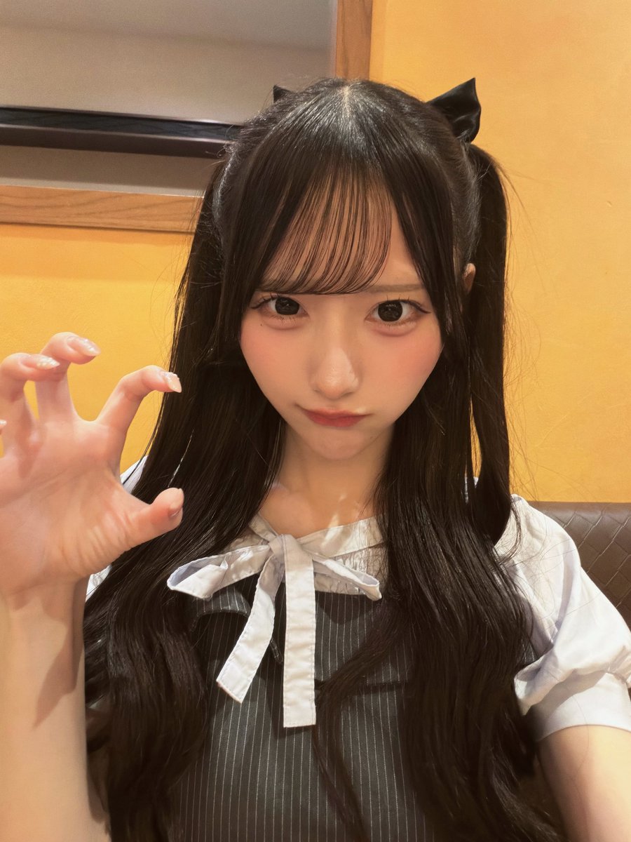 ayase_kotori_'s tweet photo. 威嚇 ̳ᓀ ·̭ ᓂ ̳ #RainTree https://t.co/MrINdCoxLF