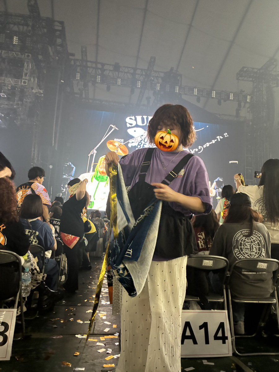 cook197991's tweet photo. 改めてドームめちゃくちゃ楽しかったー！！
久しぶりのビーバーだったしセトリは最高だし久しぶりに🦫友さんたちに会えて本当に心が生き返った✨
ステージも花道も近いお席で最高だった😍
また次回会える日まで一生懸命に生きます！
どうでもいいけど天パじゃなくてパーマです👨‍🦱笑 https://t.co/ipLO2dC6Sq