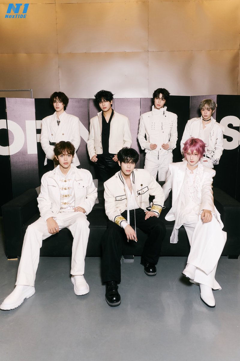 NexT1DEofficial's tweet photo. Captured at "Still Here" Live Tour · Hangzhou 
Happy Mid-Autumn Festival! 🎑
#NexT1DE #NexT1DE_StillHere #DORN #THIO #HUYETAO #SHEN #OMAR #XIONG #YAOZIHAO https://t.co/rJADDyc4gr