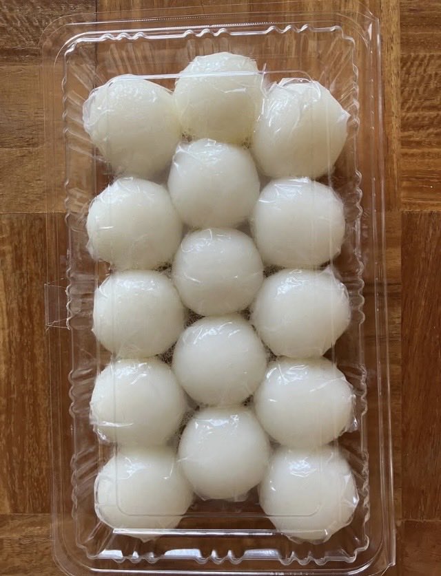 Kitamura_Shiga's tweet photo. 中秋無月、今夜は美味しい団子🍡を愛でます！

今年も彦根市役所前の小林製菓舗の一年でこの日だけ製られる団子をいただきます。

＃中秋
#月見だんご
＃小林製菓舗 https://t.co/GGaz7jlqnl