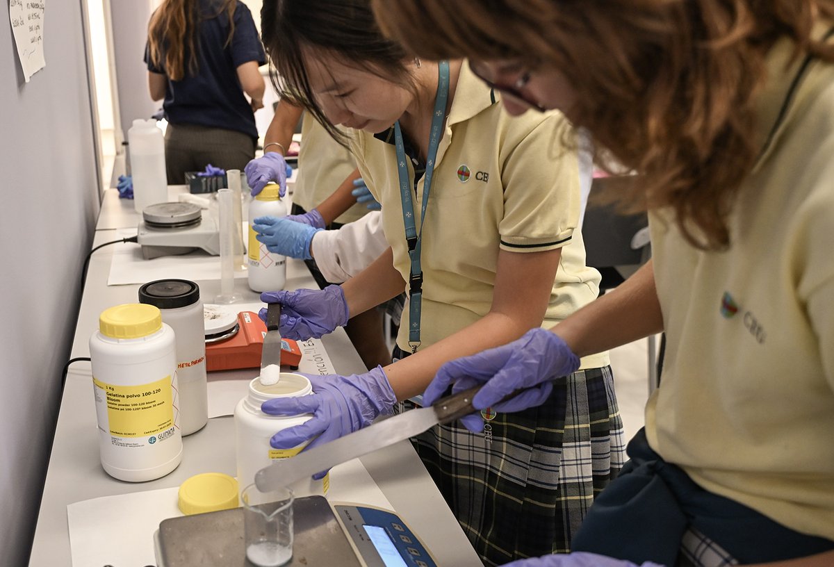 CienciaUCHCEU's tweet photo. Hoy disfrutamos de la ciencia en @MednightEu 2026: Valencia se une a la Noche Mediterránea de las Investigadoras en la @uchceu, junto a 7 ciudades de 6 países
Hasta las 21h, talleres y actividades divulgativas abiertas a todos
https://t.co/pscNHBQtrm https://t.co/VQdjDc2DZU