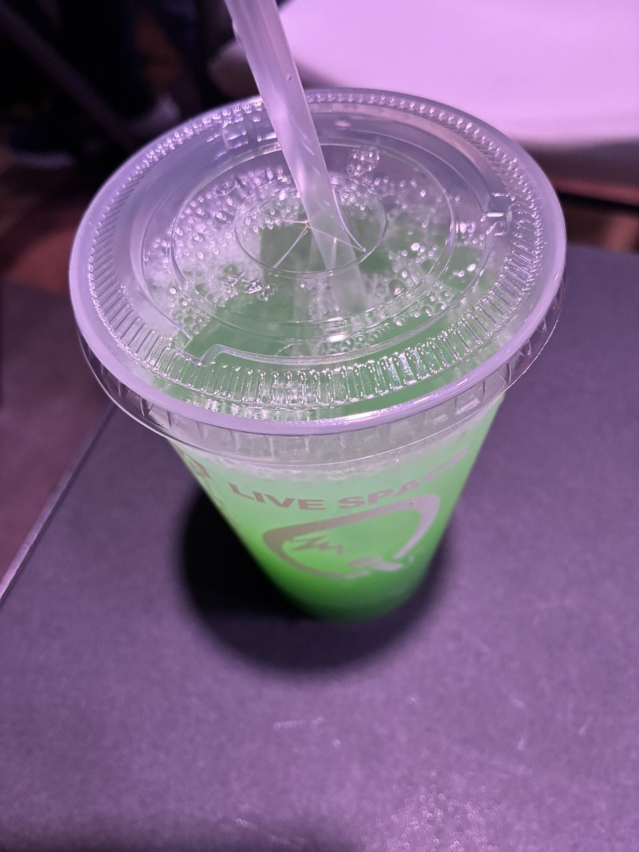 twowill0w's tweet photo. 2杯目にきよかさんドリンク！

#若草きよか
#星瑠璃メロウ
#StrayNOte 
#戦V時代
#ぶいかふぇ https://t.co/peJd7cGFyq