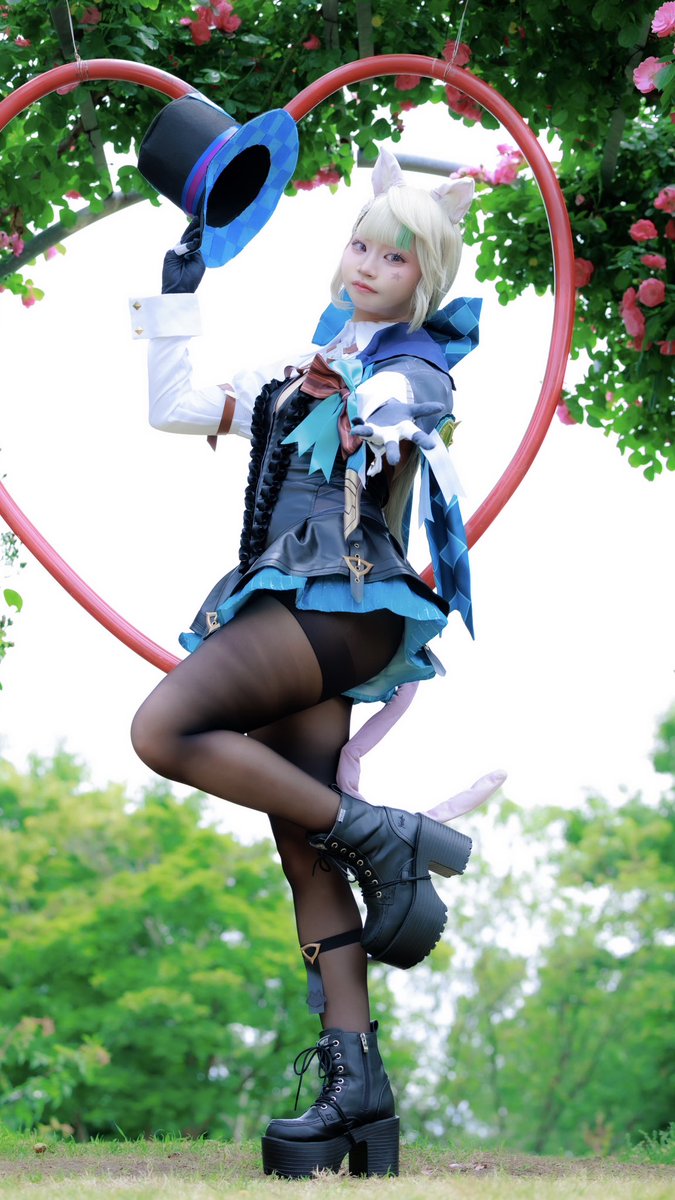alna_cos's tweet photo. #自慢の脚を見せよう 

さあ見ろ　　お前好きだろ？

　　　黒タイツ＼(^o^)／

　　　　　　　　　最後のはただの私の癖 https://t.co/VUnA8Afkkj