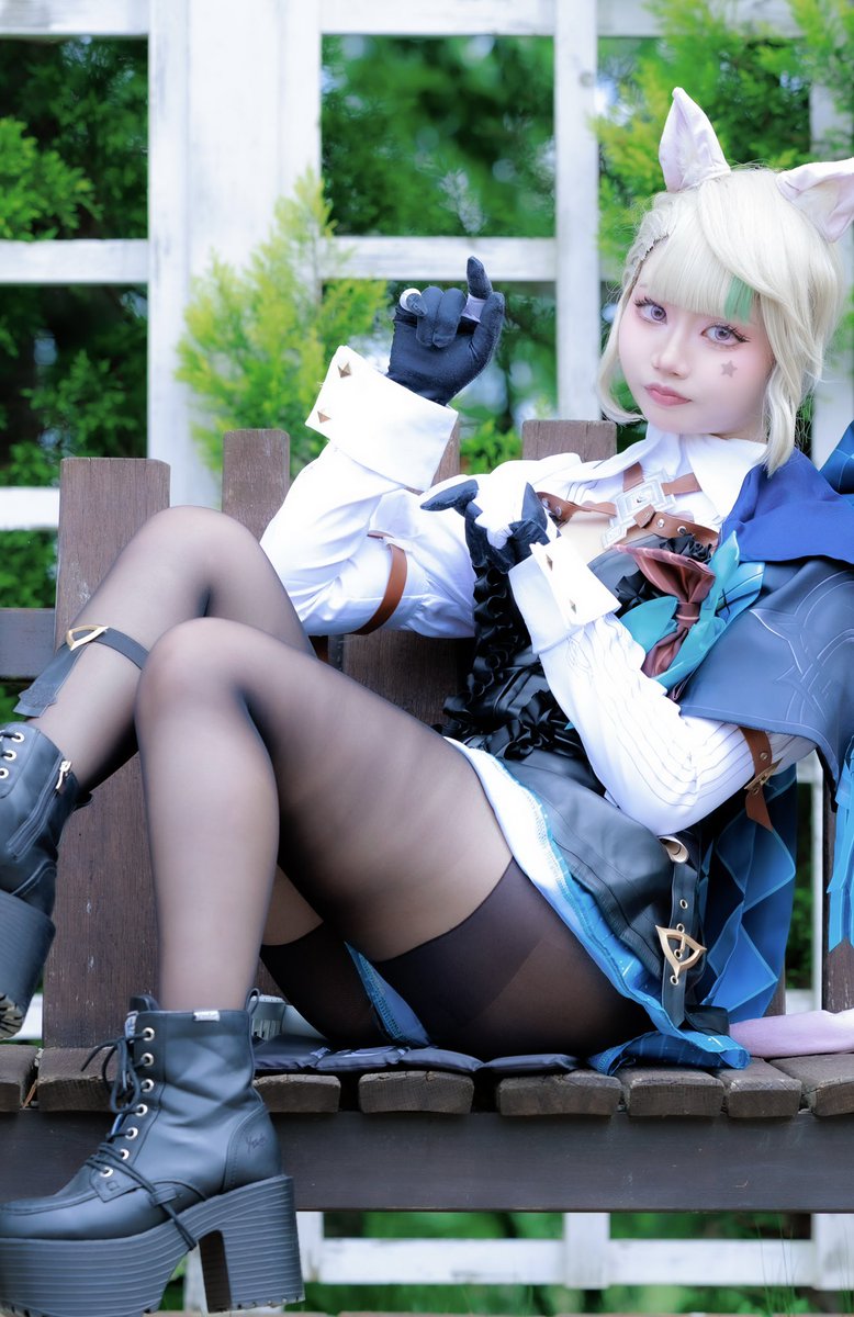 alna_cos's tweet photo. #自慢の脚を見せよう 

さあ見ろ　　お前好きだろ？

　　　黒タイツ＼(^o^)／

　　　　　　　　　最後のはただの私の癖 https://t.co/VUnA8Afkkj