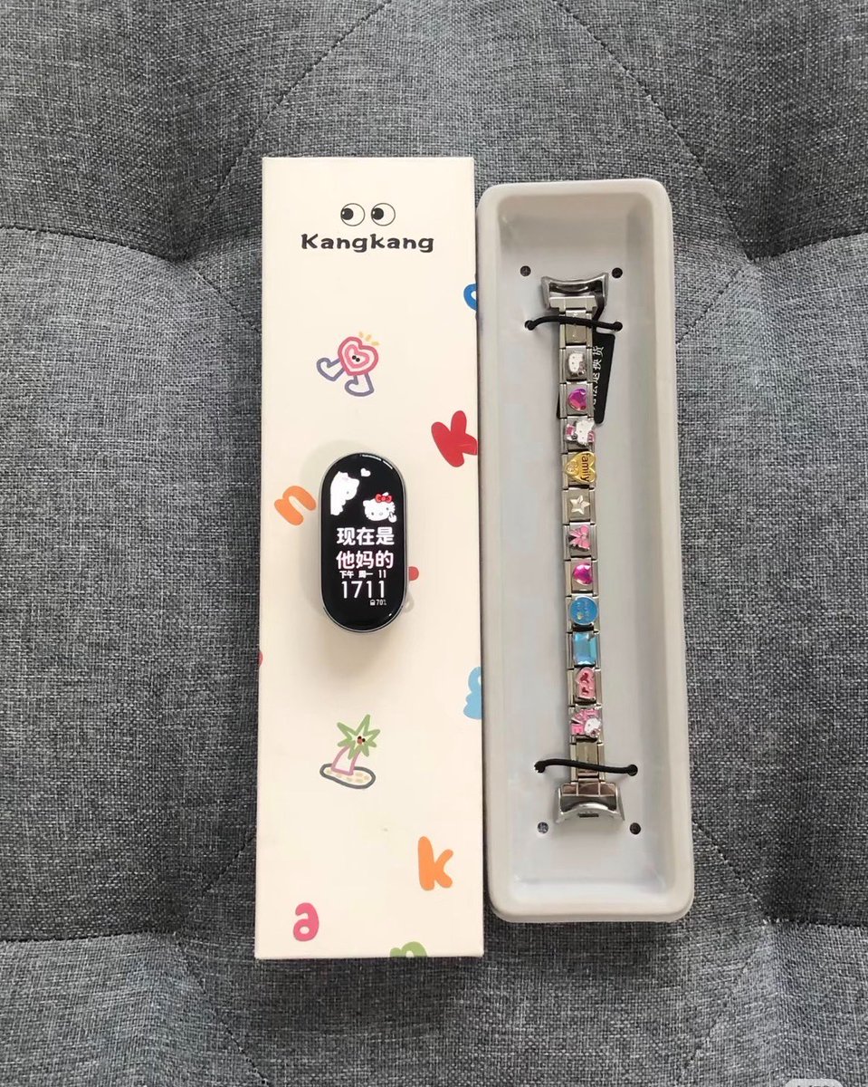 cokiesandream's tweet photo. DAMN.... STRAP SMART WATCH ITALIAN INI LUCU BANGET😭 https://t.co/Y7d0LIC3c7