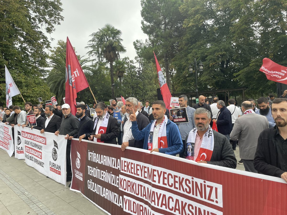 yakupsahinfh's tweet photo. Samsun’un Çarşamba ilçesinde meydanda basın açıklaması için toplandık.

Furkan Hareketi mensupları olarak Samsun Çarşamba Kadın Kapalı Cezaevine sürgün edilen Semra Kuytul Hocahanım’ın ailesiyle olan ilk açık görüşündeydik. 

SemraHocaya Ozgürlük 
FurkanGönüllülerine Ozgürlük https://t.co/aspmB4Ez8p