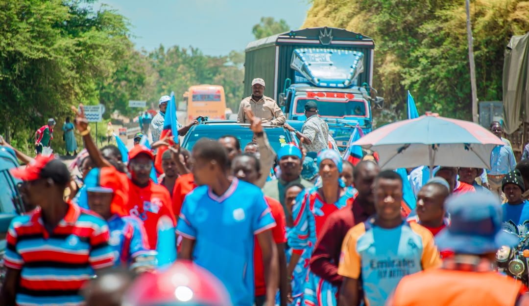 ChademaTZ2's tweet photo. Matukio katika picha mkutano wa hadhara uliofanyika leo asubuhi Septemba 25, 2026 Lamadi, mkoani Simiyu. Mgeni rasmi akiwa Makamu Mwenyekiti bara Mhe. @HecheJohn. Katika mkutano huo Mhe. Heche aliambatana na mwenyeji wake Mhe. Lucas Ngoto, Mwenyekiti Kanda ya Serengeti. https://t.co/mRJEgDbStc