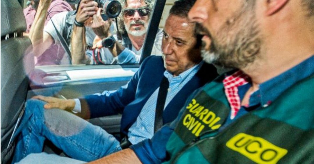 oscar_puente_'s tweet photo. Nadie sabe tanto de crimen organizado como tú y tu partido Alberto. De hecho no hay nadie en política que tenga el álbum con el crimen organizado que tú tienes. https://t.co/3MMfeNozqD