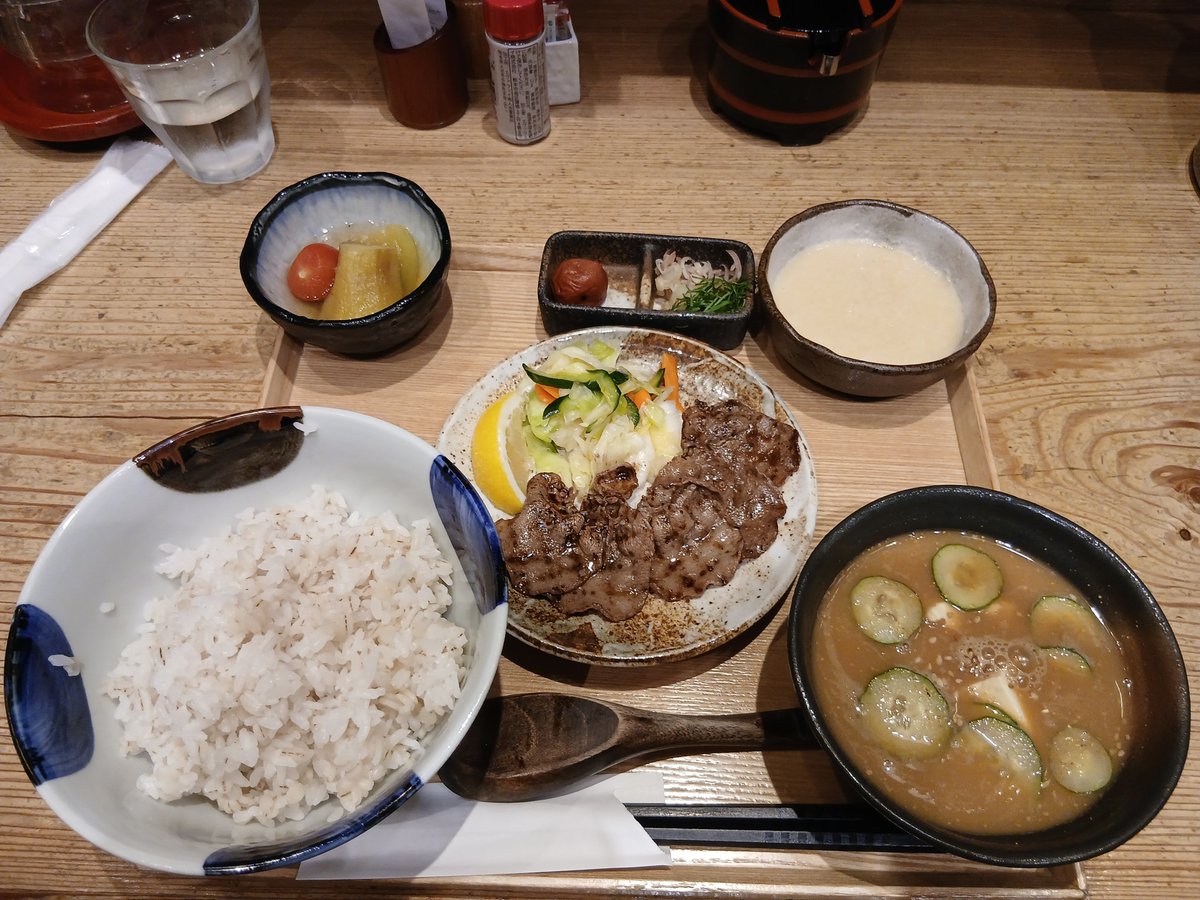 g_k2007's tweet photo. 労働後の華金の夕食🍚
とろろが旨すぎた👍

良い週末を✨️

ちなみにこのお店は👇 https://t.co/EVeEHILHHR