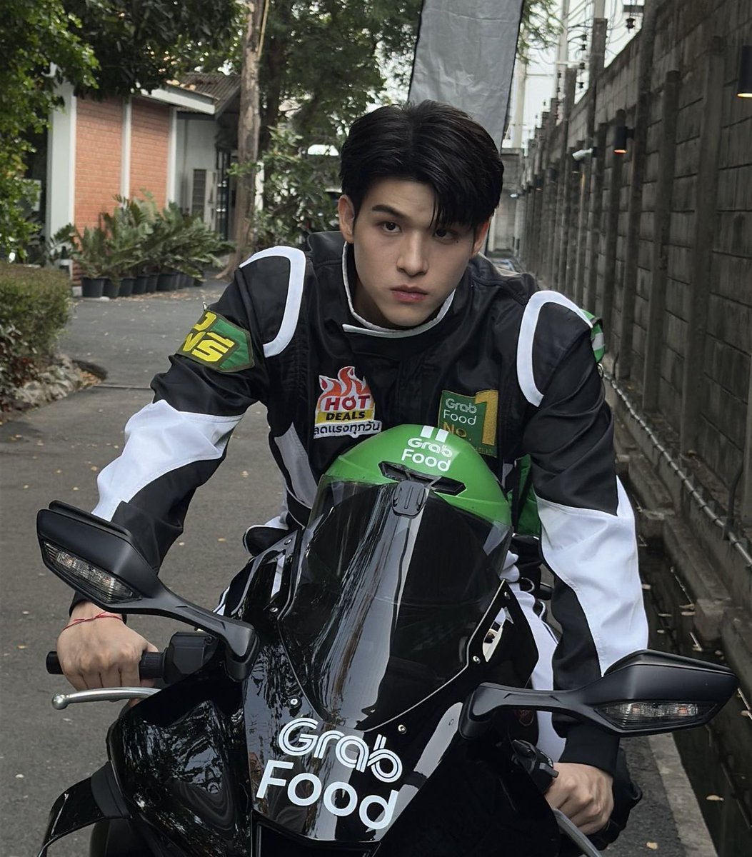 reydliem's tweet photo. Abang narik ojek dulu ya dik adik. Nanti abang sapa warga lainnya lagi, ciao~ https://t.co/7pFMlLlFSZ