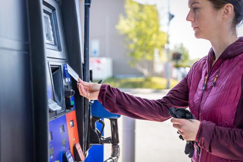 SteveGobel's tweet photo. Our guide considers base earning rates, value from using co-branded cards, and redemption ease to help you maximize rewards on fuel purchases. https://t.co/wrgJDCUJfD https://t.co/QMGUbVFjvQ