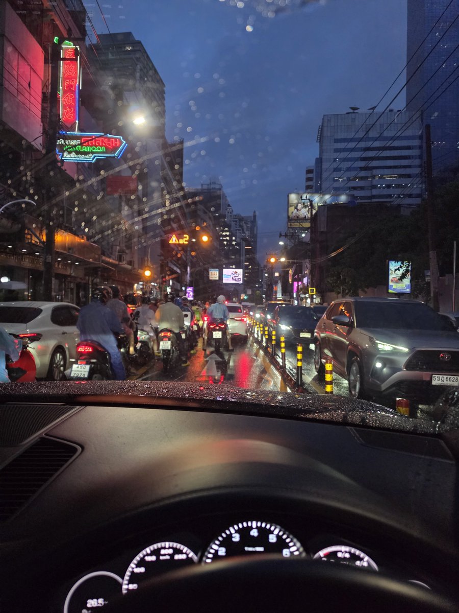 gemini_ti's tweet photo. 2ชม.ยังอยู่นี้ https://t.co/8Y1NtJ045j