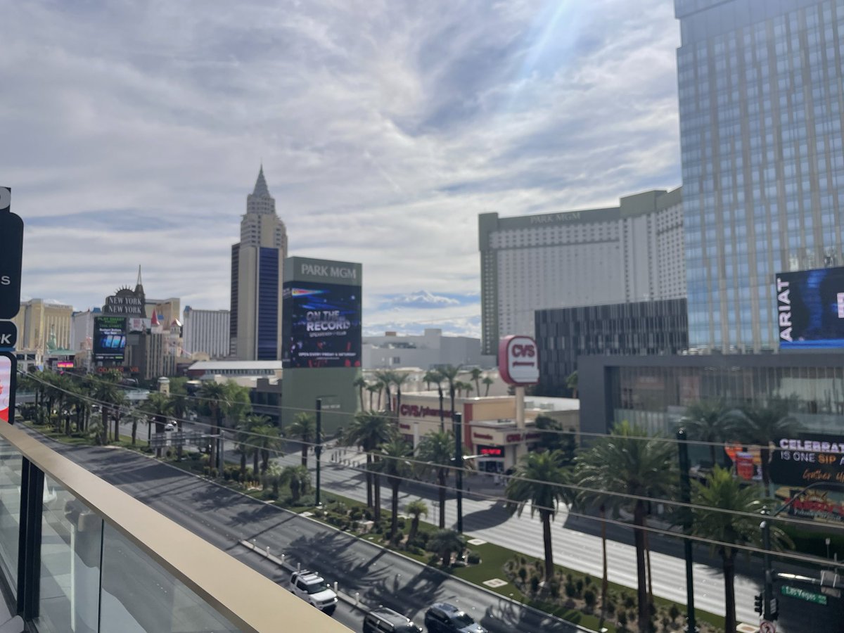 Littlebits0523's tweet photo. Made it to Vegas for #fml2026 https://t.co/GFSRM008Zh
