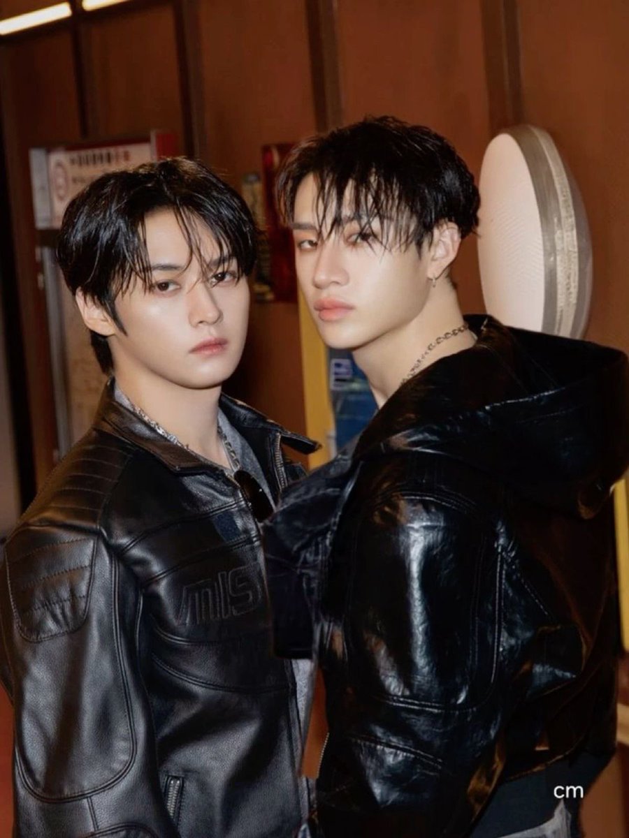 babyleeknow_'s tweet photo. they’re both so handsome on their own but together they’re such an unbeatable duo.. they have so much visual chemistry, they are compatible in literally anything they do together 🫠🫠🫠 https://t.co/GGbdrESaoI