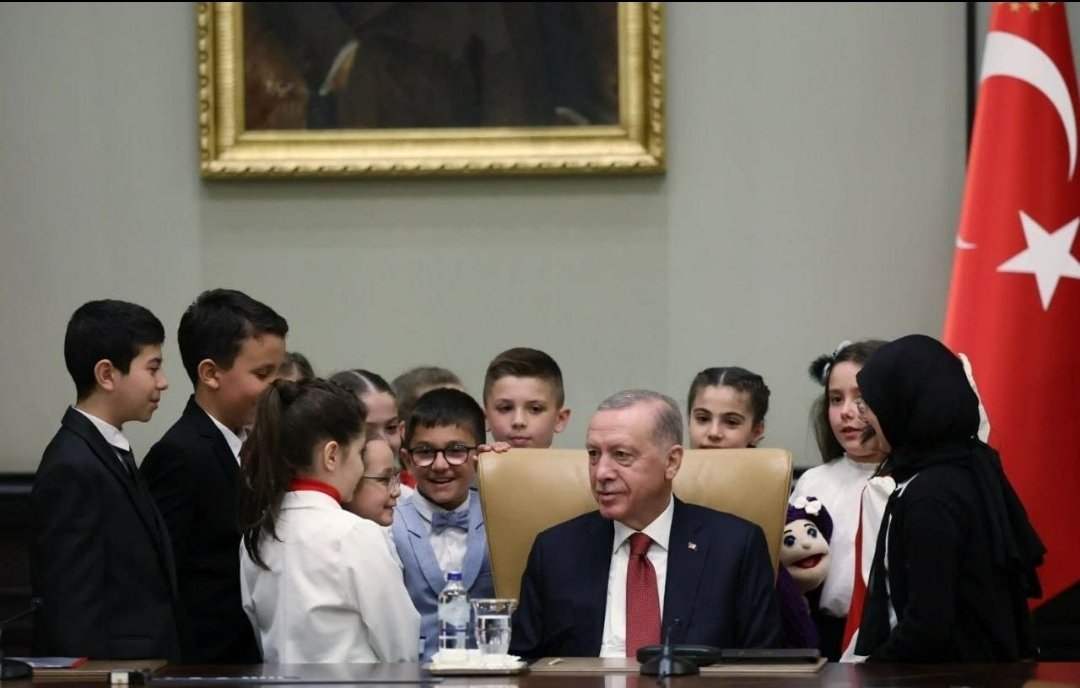 emrahkumcu's tweet photo. Farklı şehirlerdeki öğretmenler için aile birliği temel bir beklenti. #AyrılığaSONverMEB İki tercihte de kontenjan yetersizliğiyle yerleşemedik; İL EMRİ'nin değerlendirilmesini rica ediyoruz 🎓. @RTErdogan @vekilince @erbakanfatih @umitozdag @yavuzagiraliog @eczozgurozel https://t.co/lBdP4CDfkq