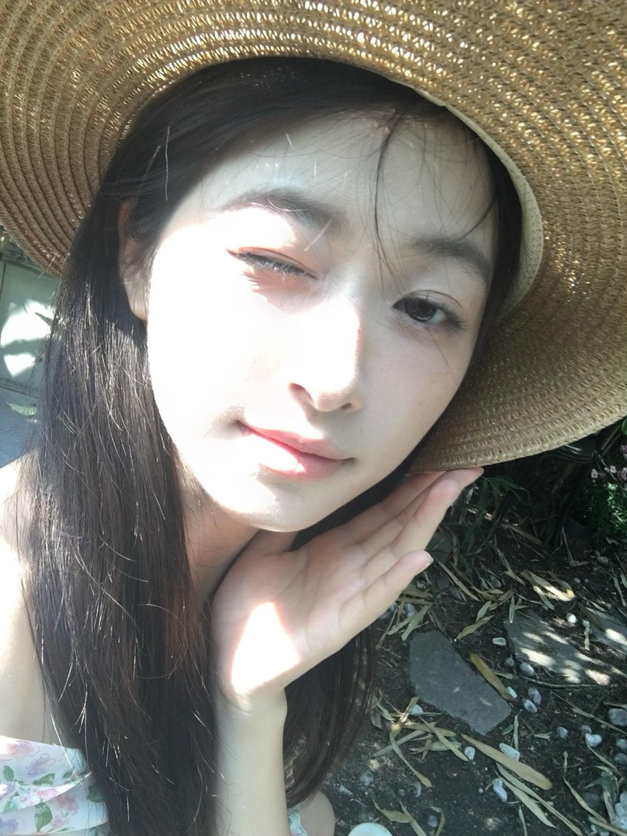 C3abr's tweet photo. 개존예 셀카 야르릉.. https://t.co/TDNzae6Qb8