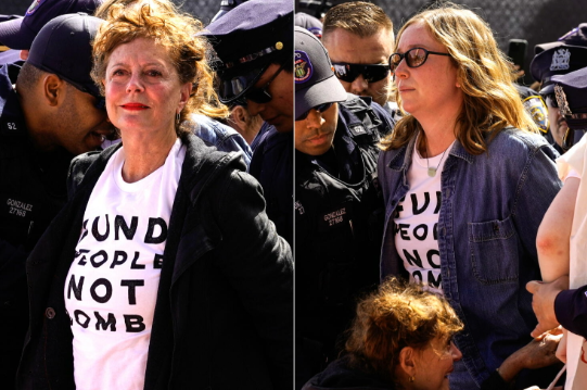 toisthe24's tweet photo. Hollywood stars Susan Sarandon &amp; Hannah Einbinder among 100+ detained by NYPD during anti-Netanyahu protests outside the UN. 
Read the full story here:https://t.co/xSNqnT4Unn https://t.co/XmlyjTs5EA