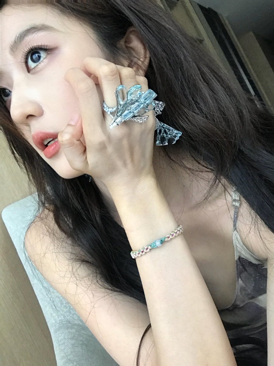 sunqiandaily's tweet photo. 260925 Sun Qian xiaohongshu update

#SunQian #孙千 #손천 https://t.co/tmhbcOH9bz