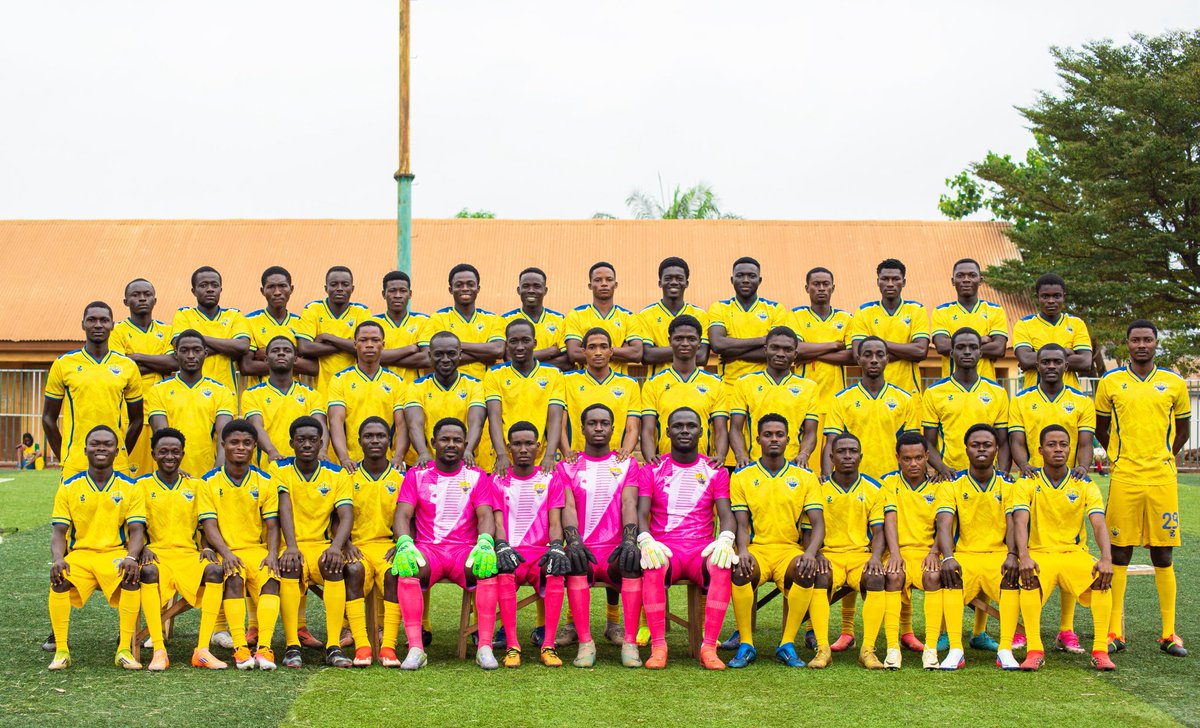 EbonyFootball's tweet photo. Our official 2026/27 squad photo 📸

🔵🟡#EFC #HomeOfBeautifulGame #UmbDivisionOneLeague https://t.co/KIfvICq1bP