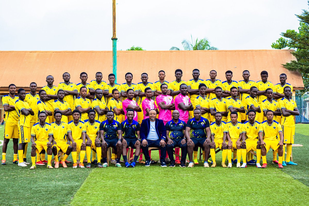 EbonyFootball's tweet photo. Our official 2026/27 squad photo 📸

🔵🟡#EFC #HomeOfBeautifulGame #UmbDivisionOneLeague https://t.co/KIfvICq1bP