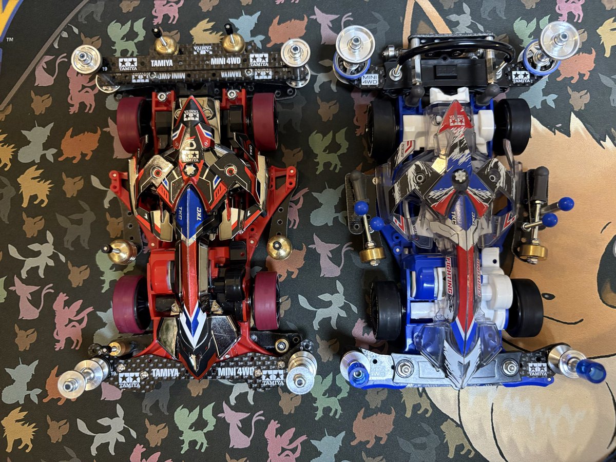 harrlluu's tweet photo. 明日は息子と初めてのミニ四駆大会。 
そろそろ父の威厳がミニ四駆サイズになってきたので、ここらで取り返す。
どれでいこっかなー。楽しみ。 https://t.co/hCj9OUTKc9