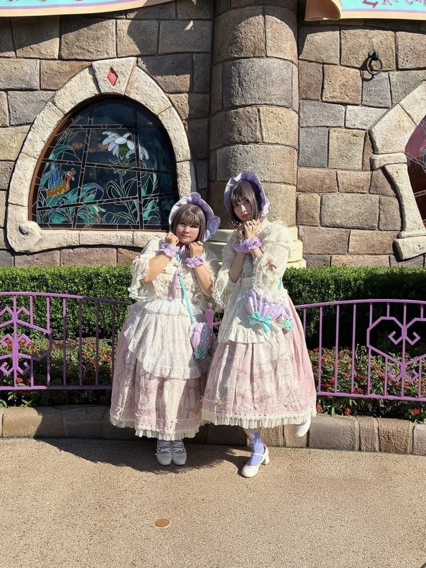 fuki_tnpr's tweet photo. 昨日はれとさんとヤングオイスターでした！🦪
食べられちゃわないように気をつけようね🥺
#Dハロ仮装2026 https://t.co/BpsK1XXG79
