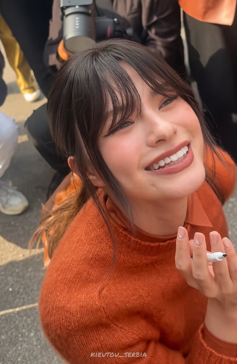 Chanomppsmamiii's tweet photo. ทำไมหนูน่ารักขนาดนี้ เจ้าหนูรีเบคก้า🤎✨

REBECCA AT TODS MFW26
#BeckyxTodsSS27
#beckysangels
#BeckyxMFWTodsSS27 https://t.co/kSSzFbB26K