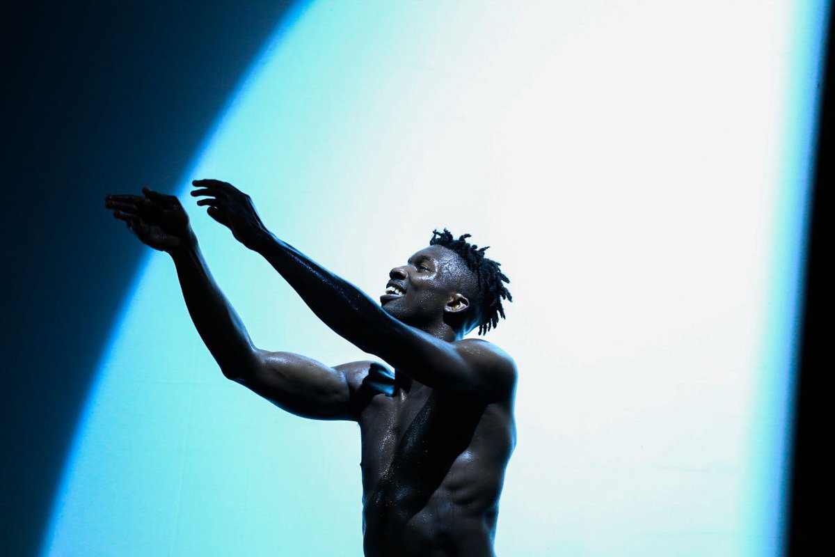 Africamoment's tweet photo. ✨ GRANDES NOTICIAS: ¡Africa Moment presenta por fin 'Black’ de Oulouy en Sudamérica, en Paraguay!

📅 26 de septiembre  🕕20h
📍 CCE en Asunción, Paraguay
Encuentro Internacional de Danza y Artes Contemporáneas "Crear en Libertad" 
ℹ️ https://t.co/6j8J6M1gOI https://t.co/vOrUvLJRFW
