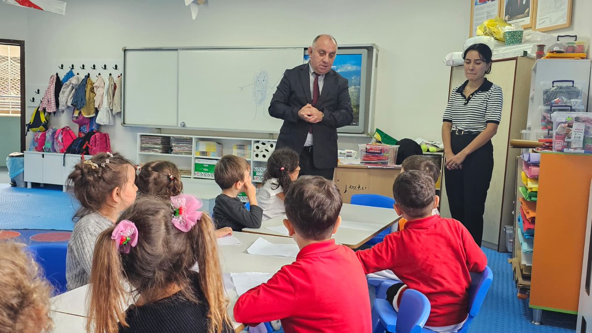 Kemalpasailce's tweet photo. İlçe Milli Eğitim Müdürümüz Güven BALKAYA, 15 Temmuz Anaokulu'nu ziyaret ederek minik öğrencilerimizle bir araya geldi.

İlçe Milli Eğitim Müdürlüğü Resmi Sayfası: https://t.co/1U0tsF3gVt https://t.co/DpOF6GVYYL