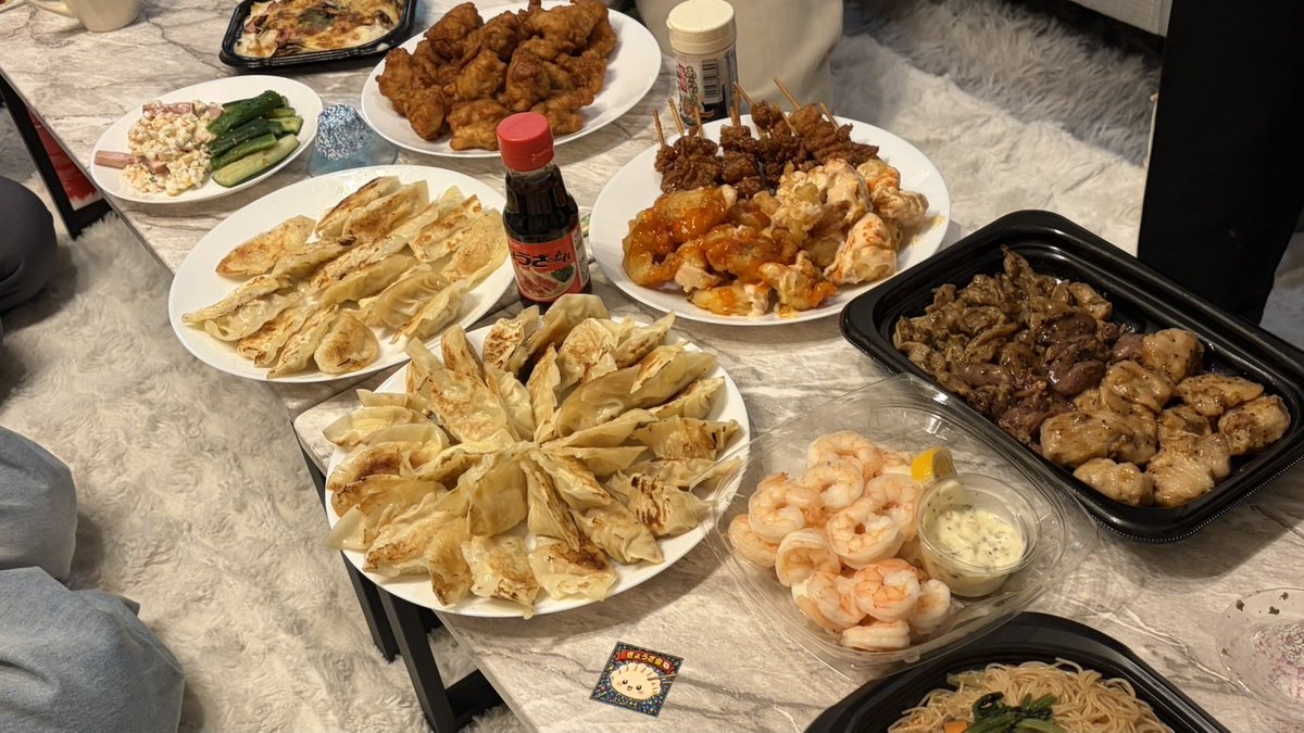kyfWZcSPOi49231's tweet photo. 昨日はmayuちゃん主催のオフ会♡
皆それぞれ個性のある餃子も作れて何より美味しすぎた🥺
皆で餃子作りながらお話しできて楽しかった🥰
 #むーんず  #ぎょうざ製作委員会🥟 https://t.co/Hjx57SXVTb