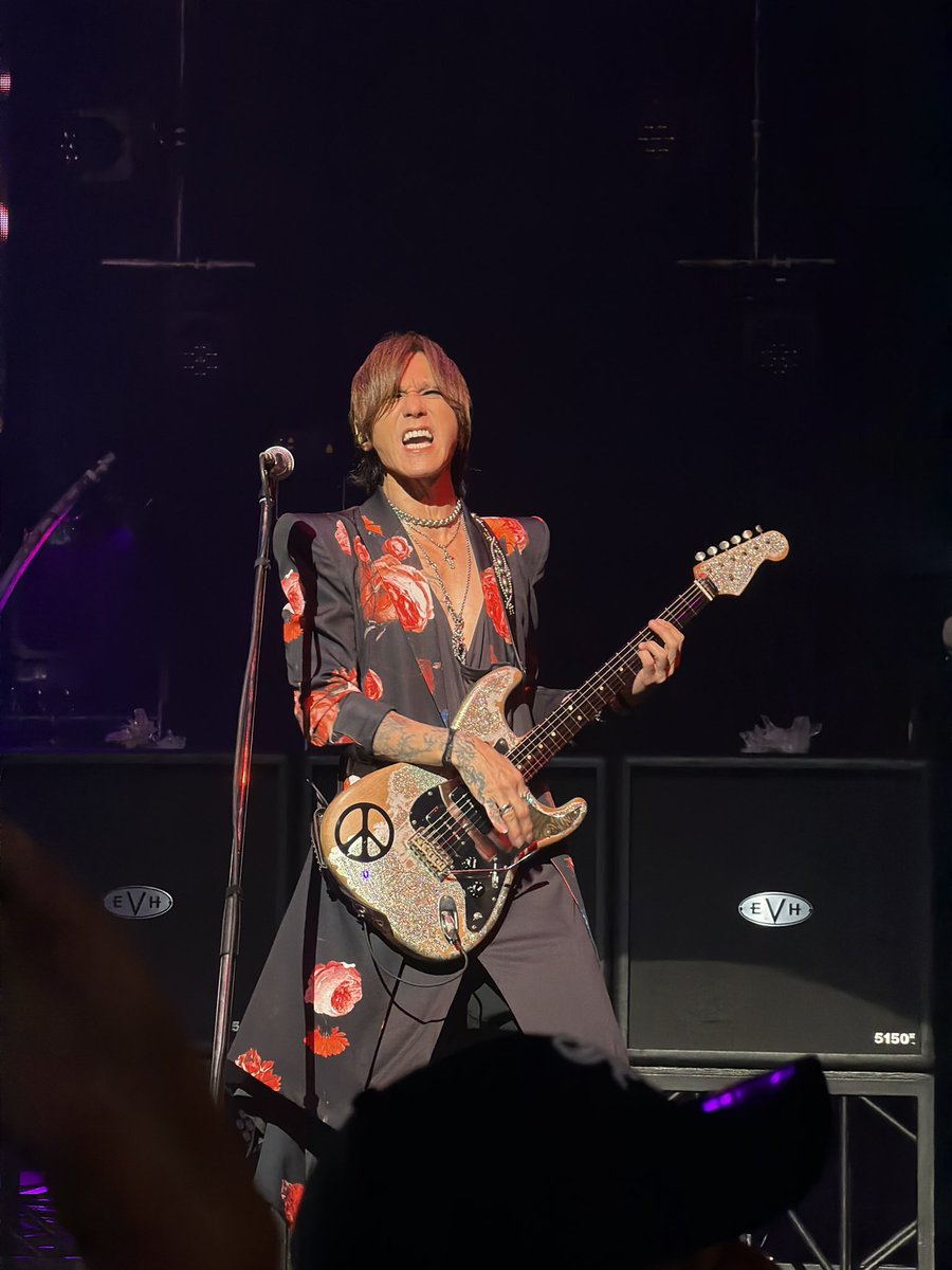 ponzwww's tweet photo. SUGIZO!！
やっぱりプレイヤーとしてもすごくかっこいい！！！
SOUL'S MATE入ろうかな！？
#LUNAPIC https://t.co/l6DiFnYuAc