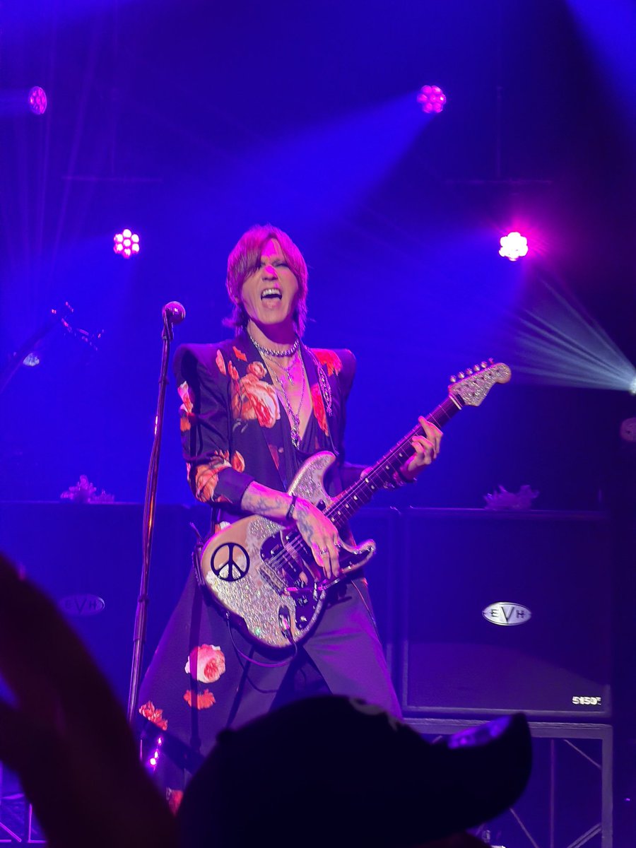 ponzwww's tweet photo. SUGIZO!！
やっぱりプレイヤーとしてもすごくかっこいい！！！
SOUL'S MATE入ろうかな！？
#LUNAPIC https://t.co/l6DiFnYuAc