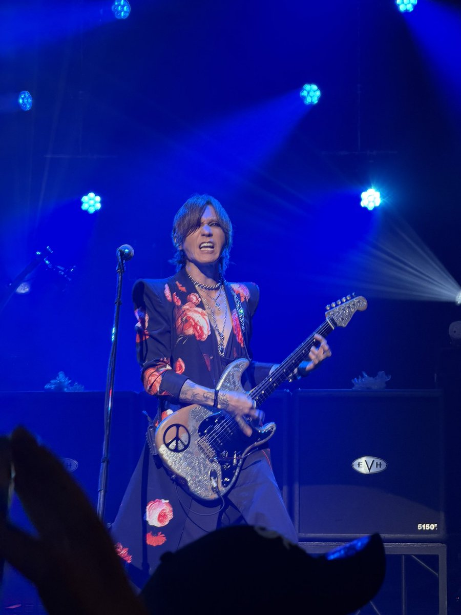 ponzwww's tweet photo. SUGIZO!！
やっぱりプレイヤーとしてもすごくかっこいい！！！
SOUL'S MATE入ろうかな！？
#LUNAPIC https://t.co/l6DiFnYuAc