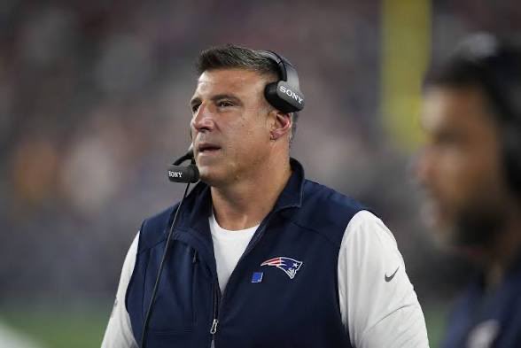 flawdaman305's tweet photo. Samn scandal, one guy will probably never coach again the other guys swept under the rug and continues too gain praise for being a good coach ijs the double standards in this world is very real https://t.co/993ihheM2b