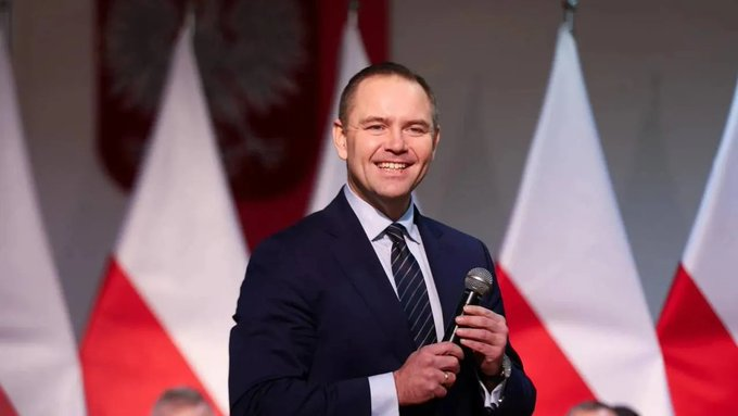 ANNAdust107's tweet photo. Podsumowując wszystko , co w ostatnim czasie zadziało się w polityce można powiedzieć jedno.
To wielkie szczęście dla Polski, że mamy dziś 
Karola Nawrockiego Prezydentem RP😊🇵🇱
@NawrockiKn
 #MójPrezydent https://t.co/EeyxamXuRq