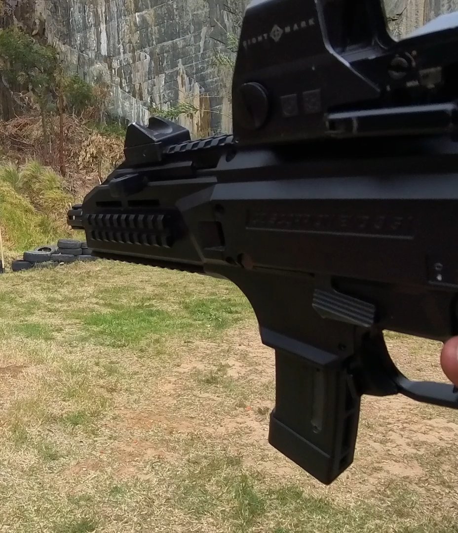 indiaguns's tweet photo. Shot this beauty the other day. Any guesses? 👀
Hint: Chambered in 9mm and carries the name of a venomous arachnid. 🦂 https://t.co/EFZGAMWKsp