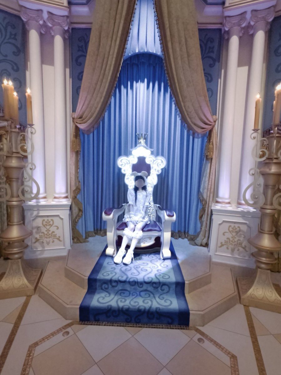 2anbcj53jncrc's tweet photo. なんか幽霊みたいになった写真 https://t.co/pBAzUPGdjb