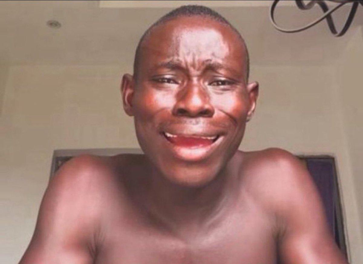 BIGDOMDEFI's tweet photo. Nobody mumu reach person wey feel  say he fit dodge rain😭 I no get rain don beat you finish why you still dey run😂😂 https://t.co/H0Pt5vKyc8