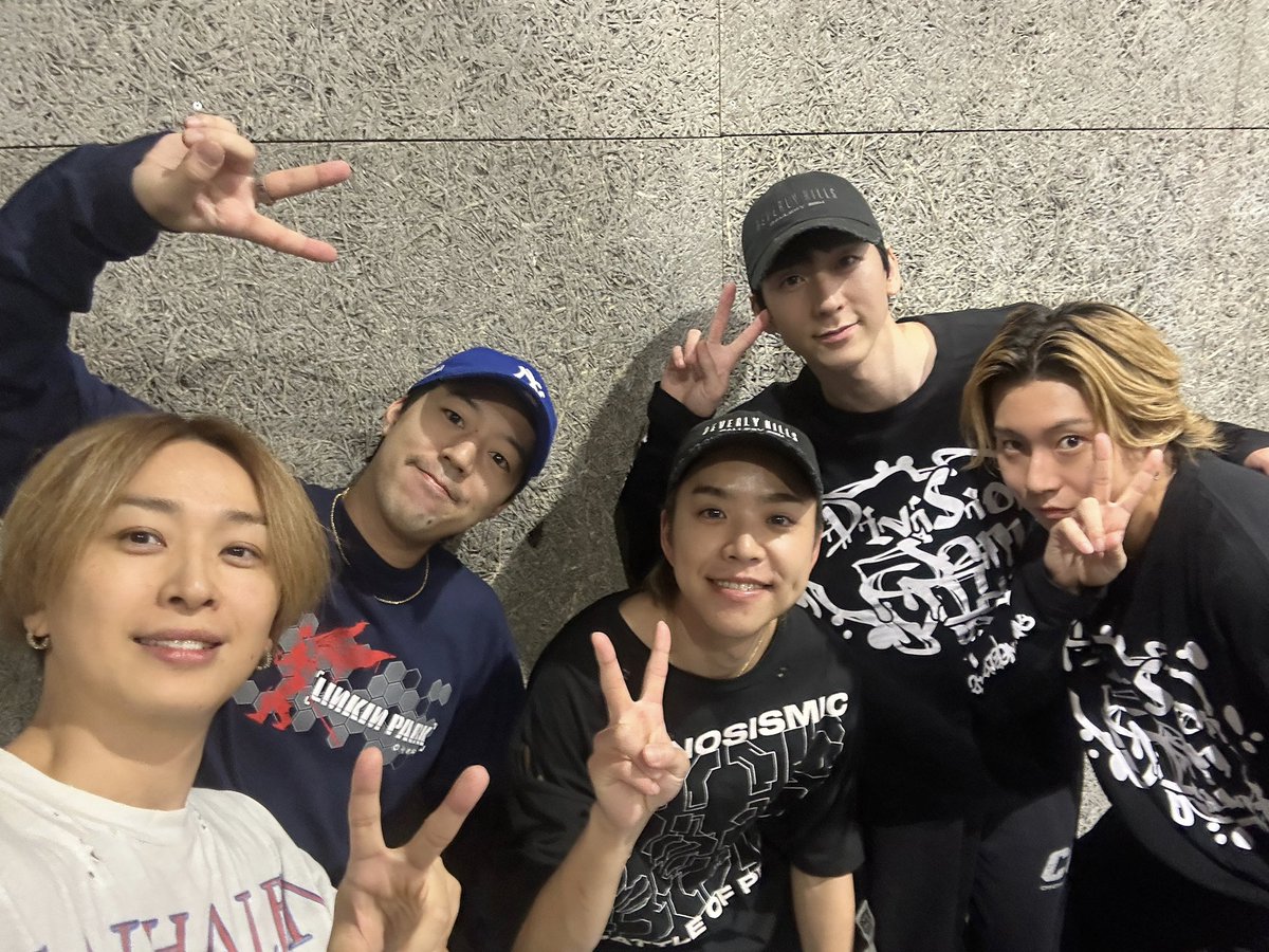 Kitano_satsuki's tweet photo. ツアーの楽屋仲間集結！！
#ヒプステ https://t.co/HJy1XxsvFR