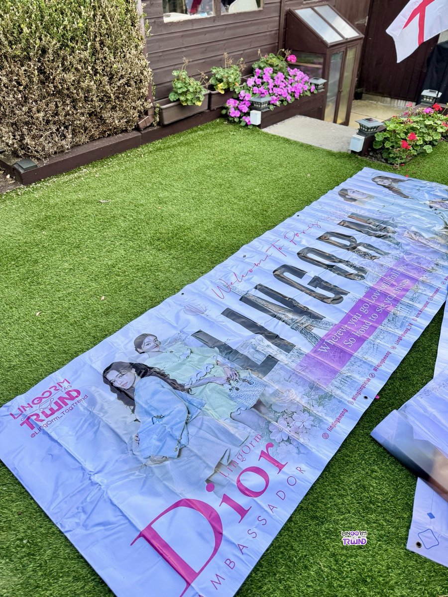 lonongnub_trend's tweet photo. เปล่าตื่นเต้นนะคะ แค่ไปรอล่วงหน้าเฉย ๆ 😳😳😳

#LingOrmDiorSummer27
#LinglingKwong #OrmKornnaphat 
#LingOrm #Dior #DiorSummer27 #PFW https://t.co/EJYGqVSreF