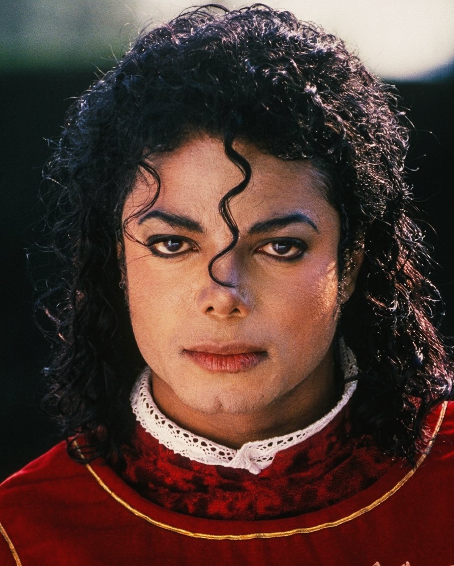 Andrey25_'s tweet photo. Michael Jackson by Sam Emerson, 1988 https://t.co/zQzB3bUWuD