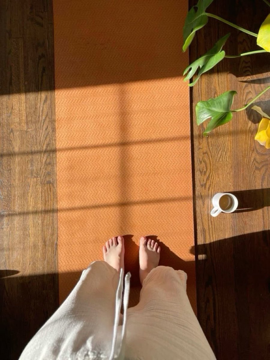krownits's tweet photo. Rekomendasi Yoga/Gym fit gemes dan ga ribet!🧘‍♀️🌺

a thread https://t.co/5Oq8t2Yihb
