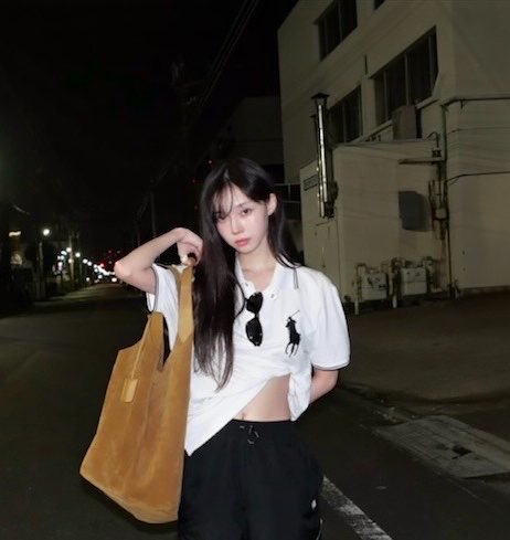 joyminjeong's tweet photo. fav genre of winter pics https://t.co/l6hq1UMh2R