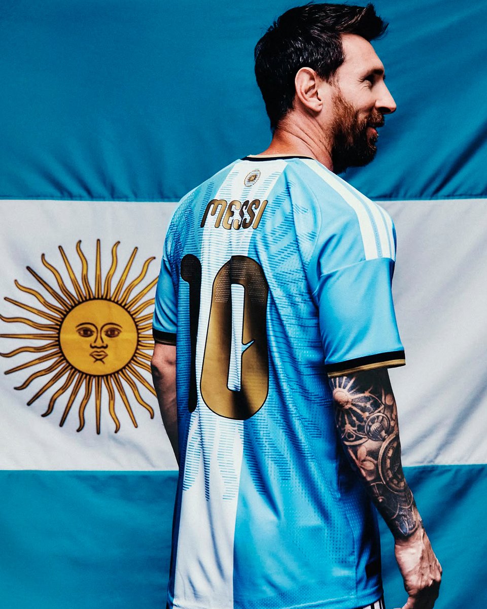 TyCSports's tweet photo. La camiseta que usará Lionel Messi el próximo 6 de octubre en su despedida de la Selección Argentina. 🇦🇷 https://t.co/KdR94M7mYT
