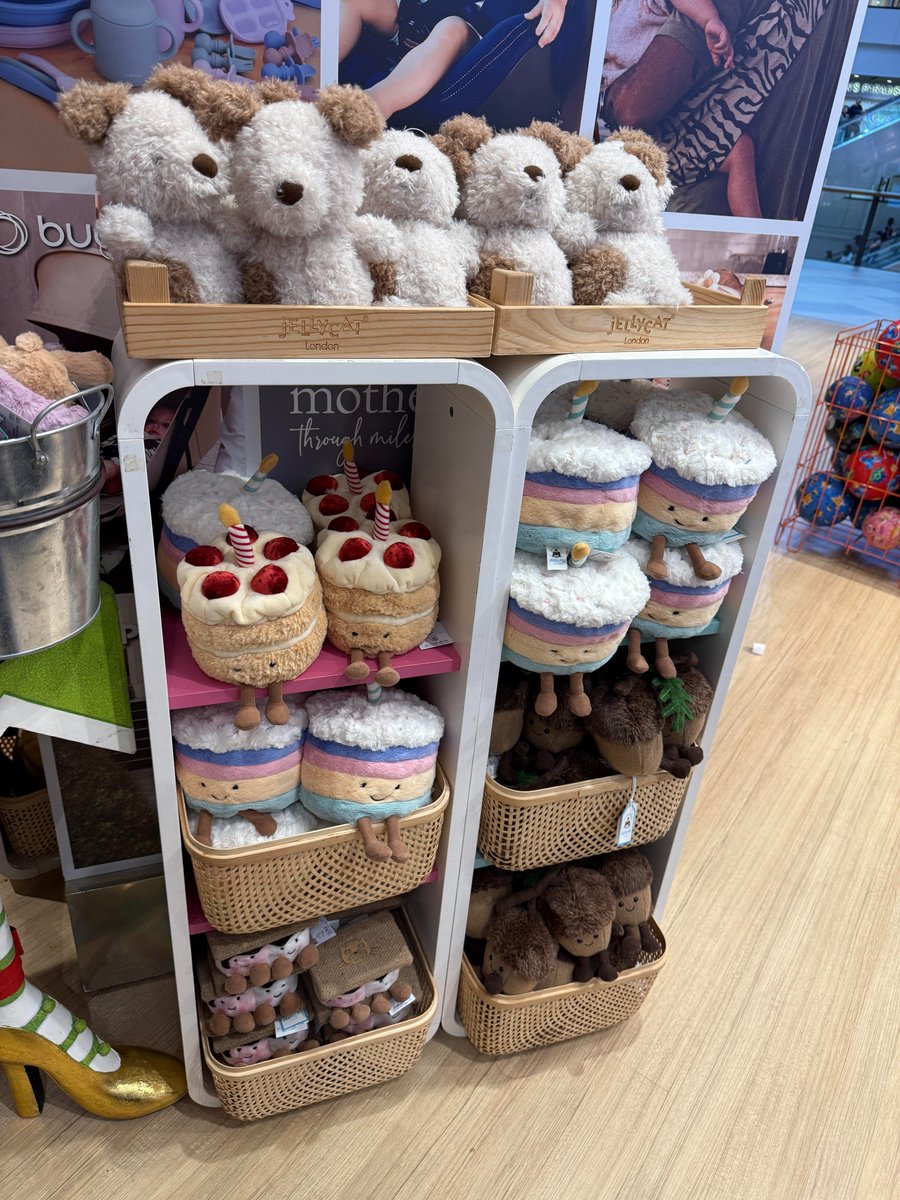 MilaDawnmd's tweet photo. Stumbled upon a Jellycat wonderland 
Soft   adorable  and impossible to leave empty-handed! https://t.co/HfiqoFXNd4