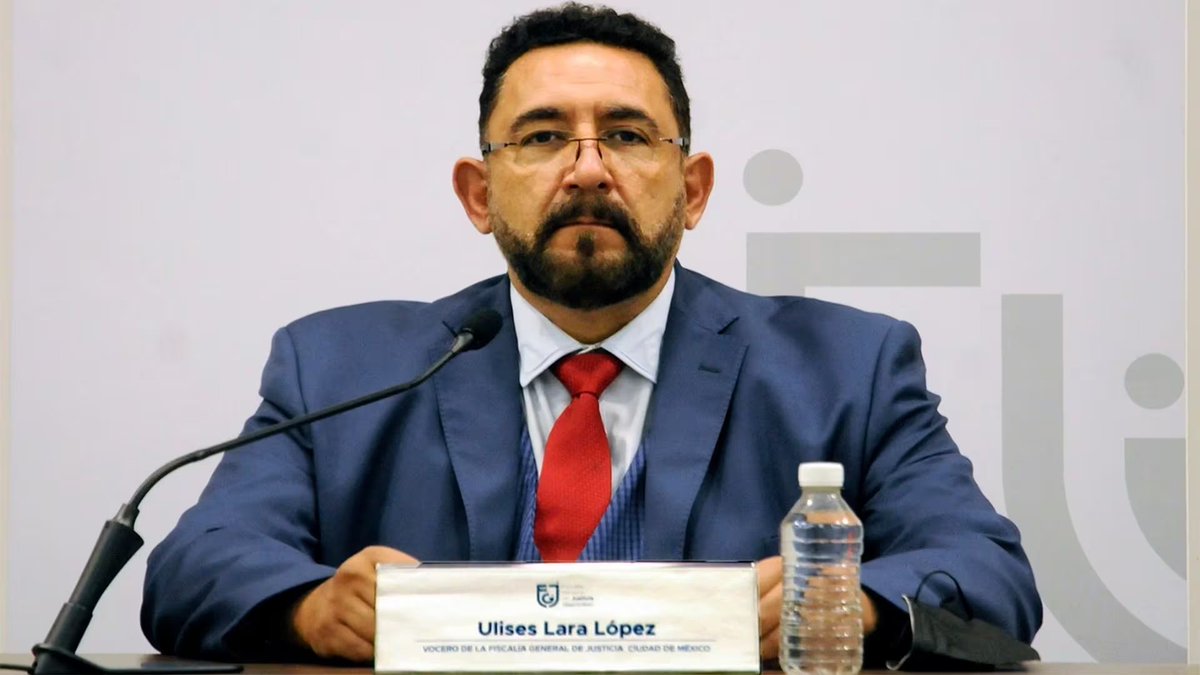 neoliberalover's tweet photo. Ulises Lara, se hizo abogado en 24 horas y ladrón bajó la protección de Godoy.

Esta rata hambreada se robó un millón de dólares de la fiscalía. Ese fue el motivo de su despedida, más no de su puesta a disposición.

Así es como la 4T protege a todo criminal. https://t.co/i6tEim8DyA